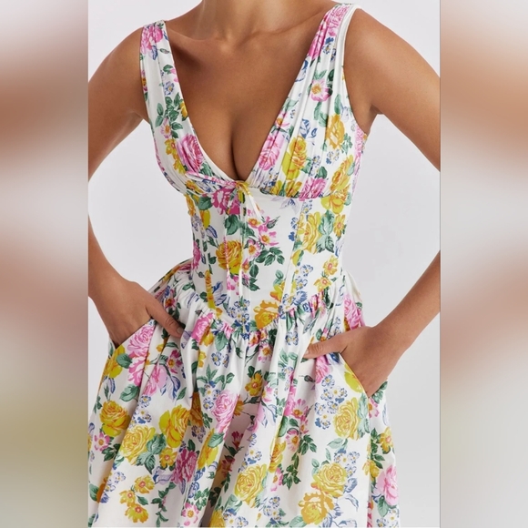 Floral V Neck Sleeveless Midi Dress With Pockets - Picture 3 of 3